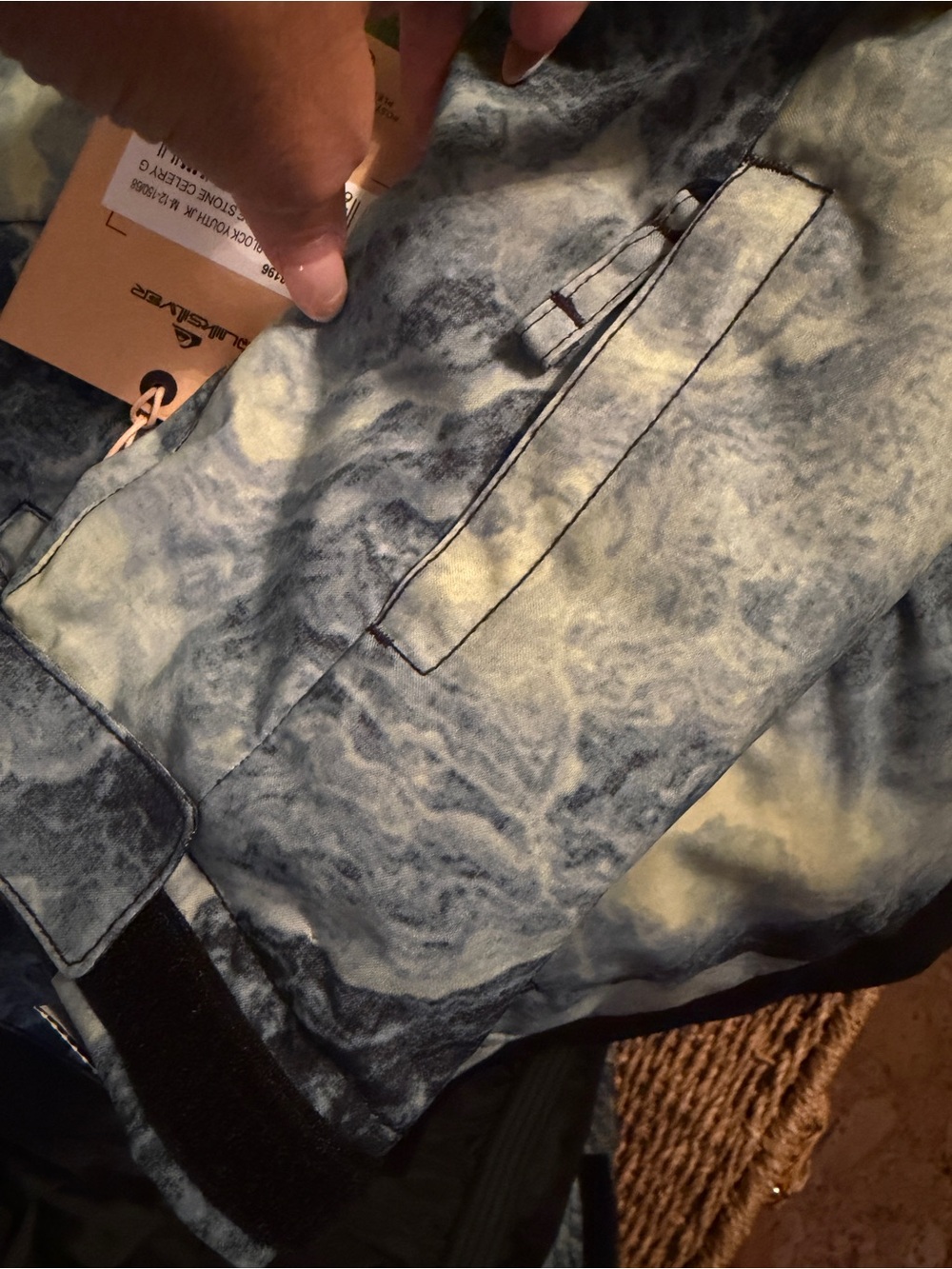 Quiksilver ‘Mission’ Printed Block Ski Snowboard Jacket - Picture 6 of 11